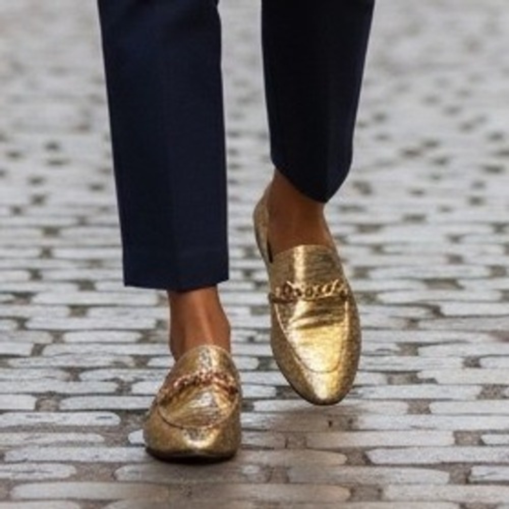 Karl Lagerfeld Paris Elsa Gold Metallic Snakeskin Chain Loafers Womans 9M